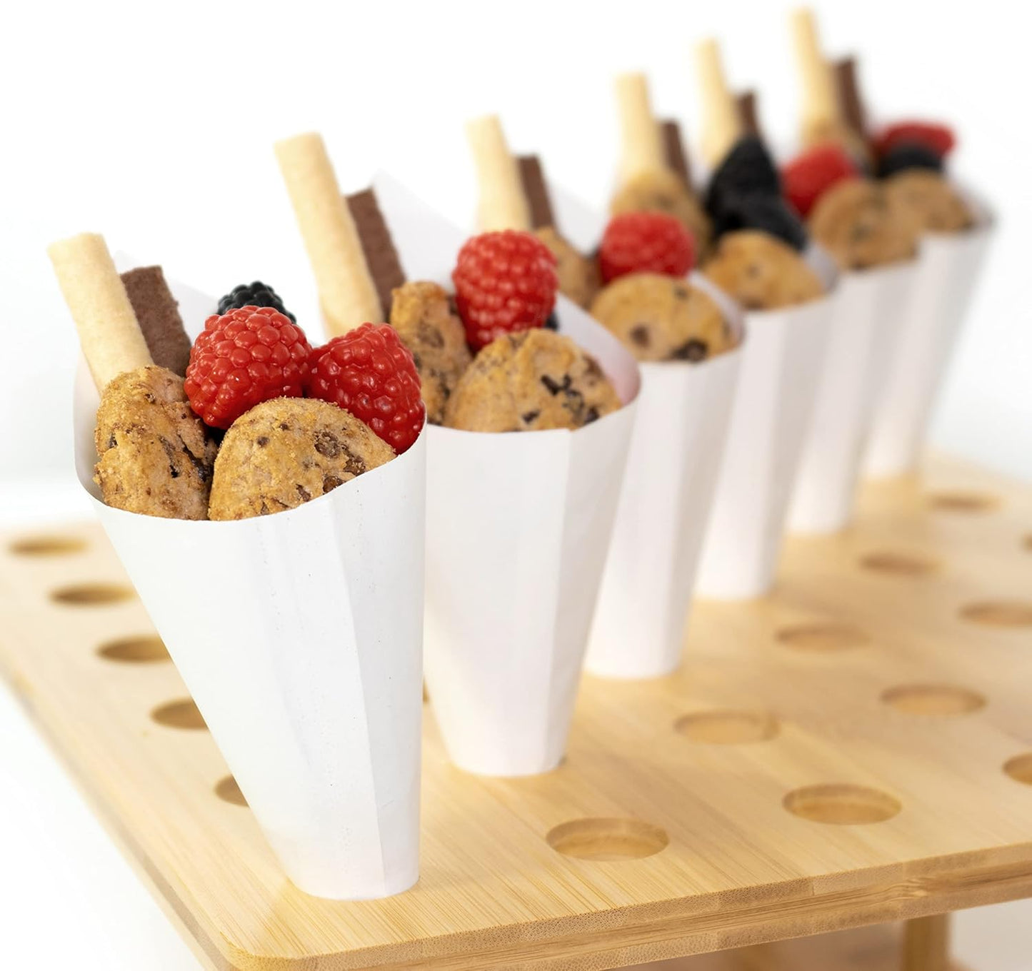 MONTX® 200-Pack Disposable Food Cones | 7" or 6" | White Food-Safe Paper Charcuterie Cones for Appetizers, Popcorn, Snacks, Confetti | Eco-Friendly Alternative to Wood Cones (7 Inch)