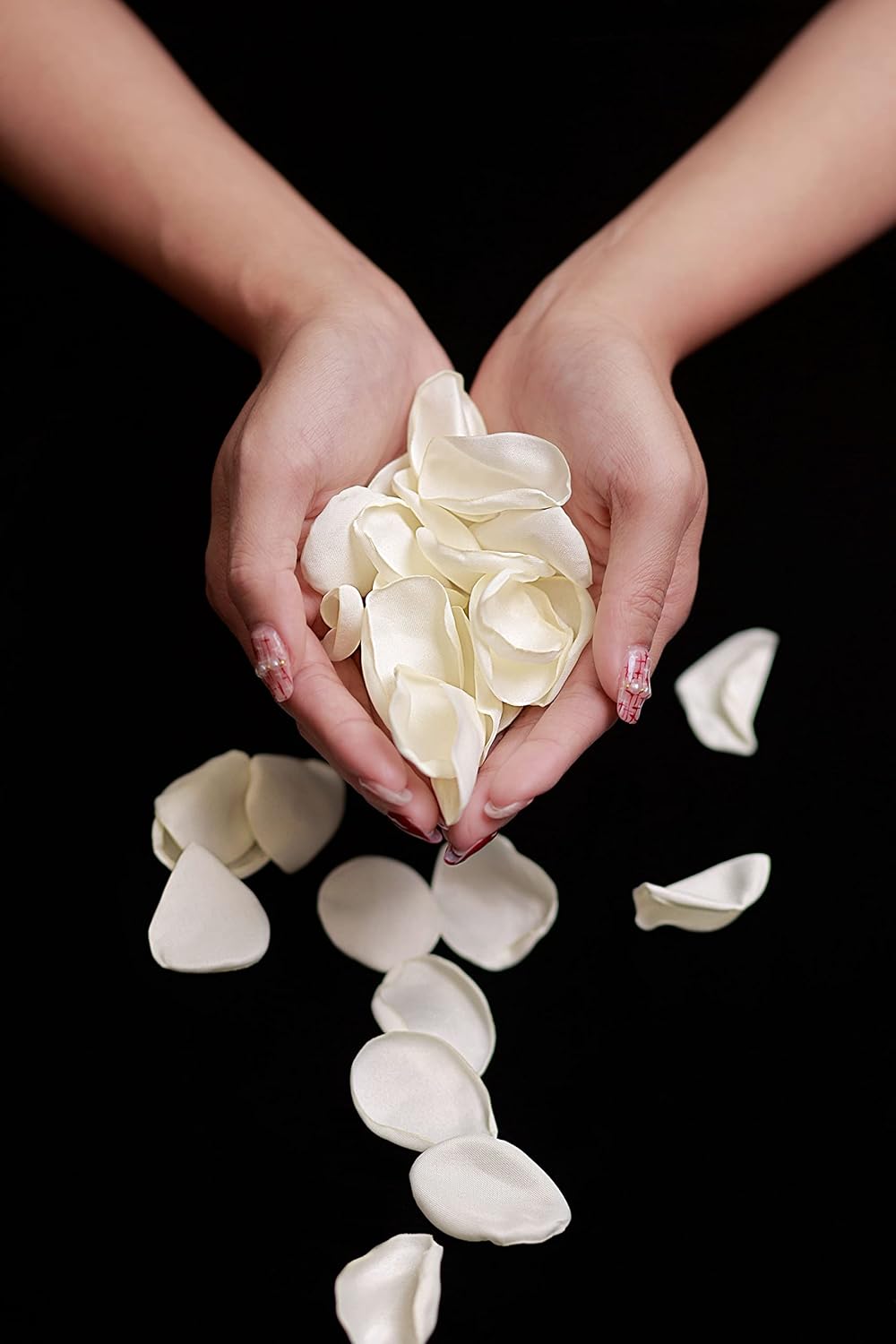 TINGE TIME Silk Rose Petals Flower Petals for Wedding Flower Girl Basket Aisle Scatter Dinner Table Centerpieces Party Confetti Bridal Shower Romantic Night Decoration (Ivory)