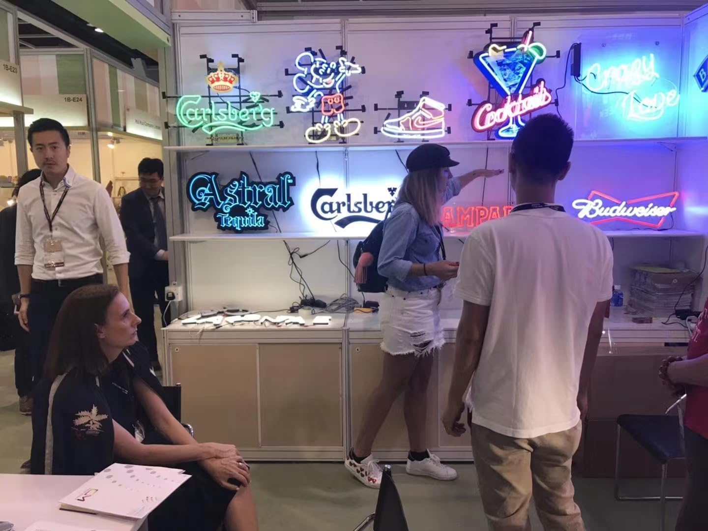 Neon Signs Beer Bar Club Bedroom Glass Neon Signs Compatible For Tabasco for Office Hotel Pub Cafe Birthday Party Man Cave Neon Light Art Wall Lights 24 X 20 Inches