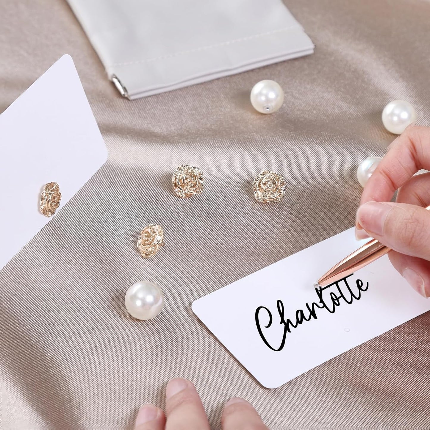 UNIQOOO 12Pcs Decorative Rose Floral Place Card Holders Bulk, Luxury Gold Metal Name Card Stands Set, for Wedding Table Setting, Business Card, Name Tag, Party Food Labels