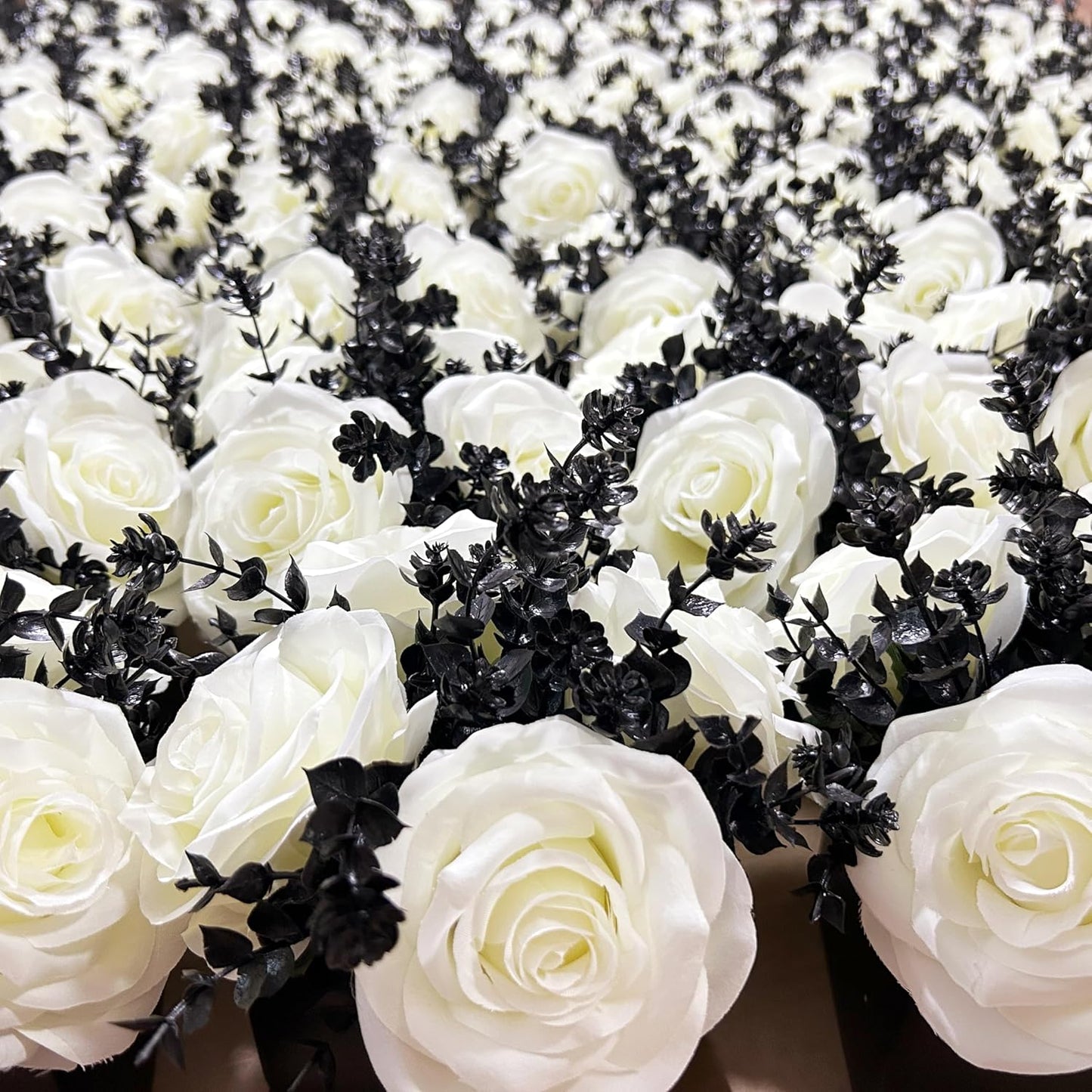 LADADA Artificial Flowers with Small Ceramic Vases, Roses in Vases Plastic Artificial Flowers and Plants,Used for Home Office Wedding Decoration, Table Decoration(White)