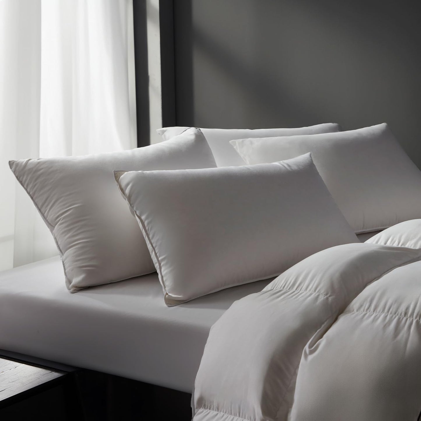 Globon Luxury Down Pillow Queen Size, Firm Hotel Collection Bed Pillow with 100% Cotton Cover, Down Surrounded Feather Pillow, 20x30 Inches (1 Pack)