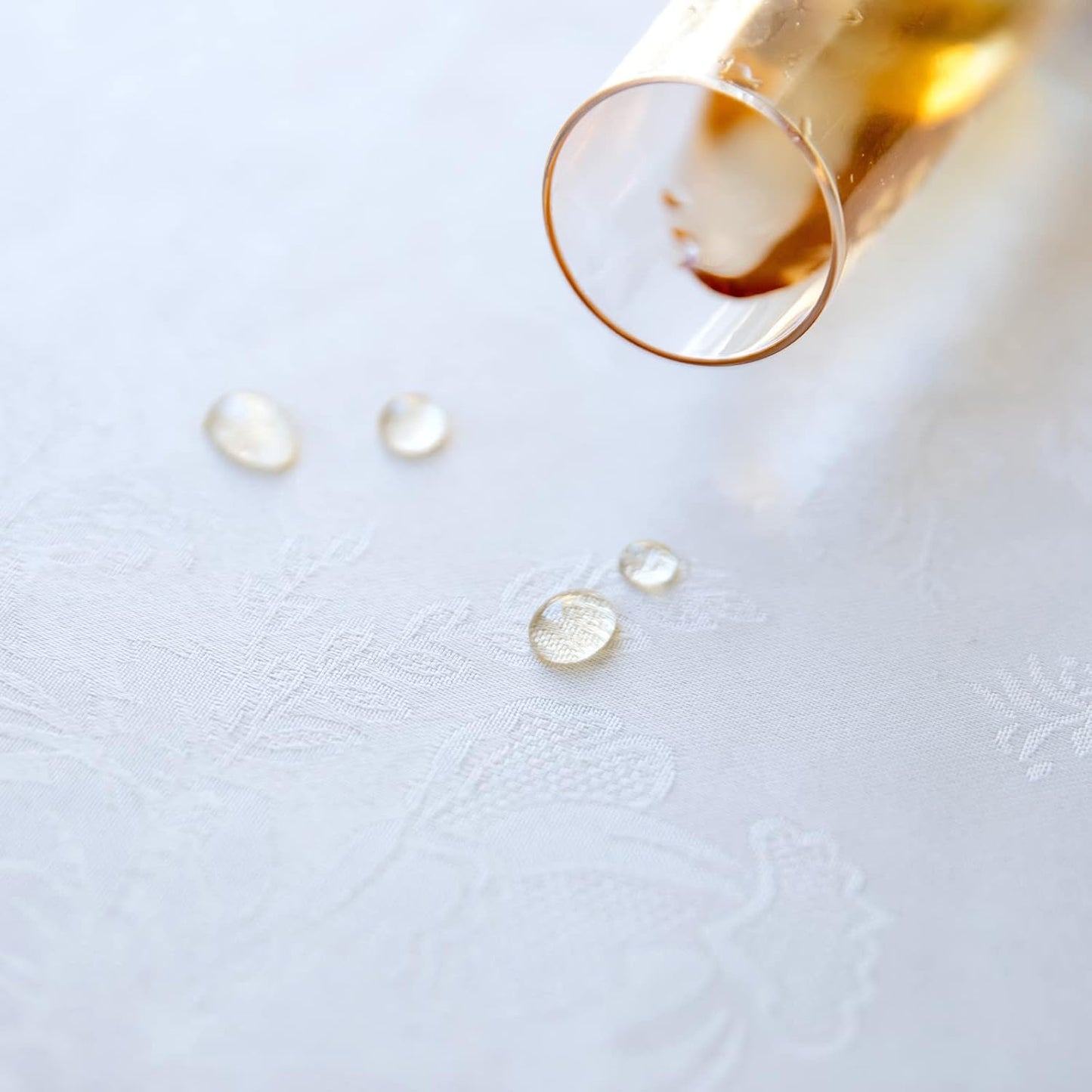 White lace Premium Round Farmhouse Tablecloth Waterproof OilProof SpillProof AntiShrink Soft Wrinkle Resistant Decorative Fabric Table Cover Kitchen Dinning Party Wedding Banquet