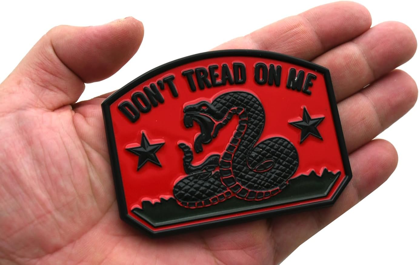 1x Gadsden Flag Rattlesnake Car Emblem 3D Decal Sticker with Don't Tread ON ME Slogan Fit for Car Truck Motorcycle Window Door and Flat Surface (Black Red)