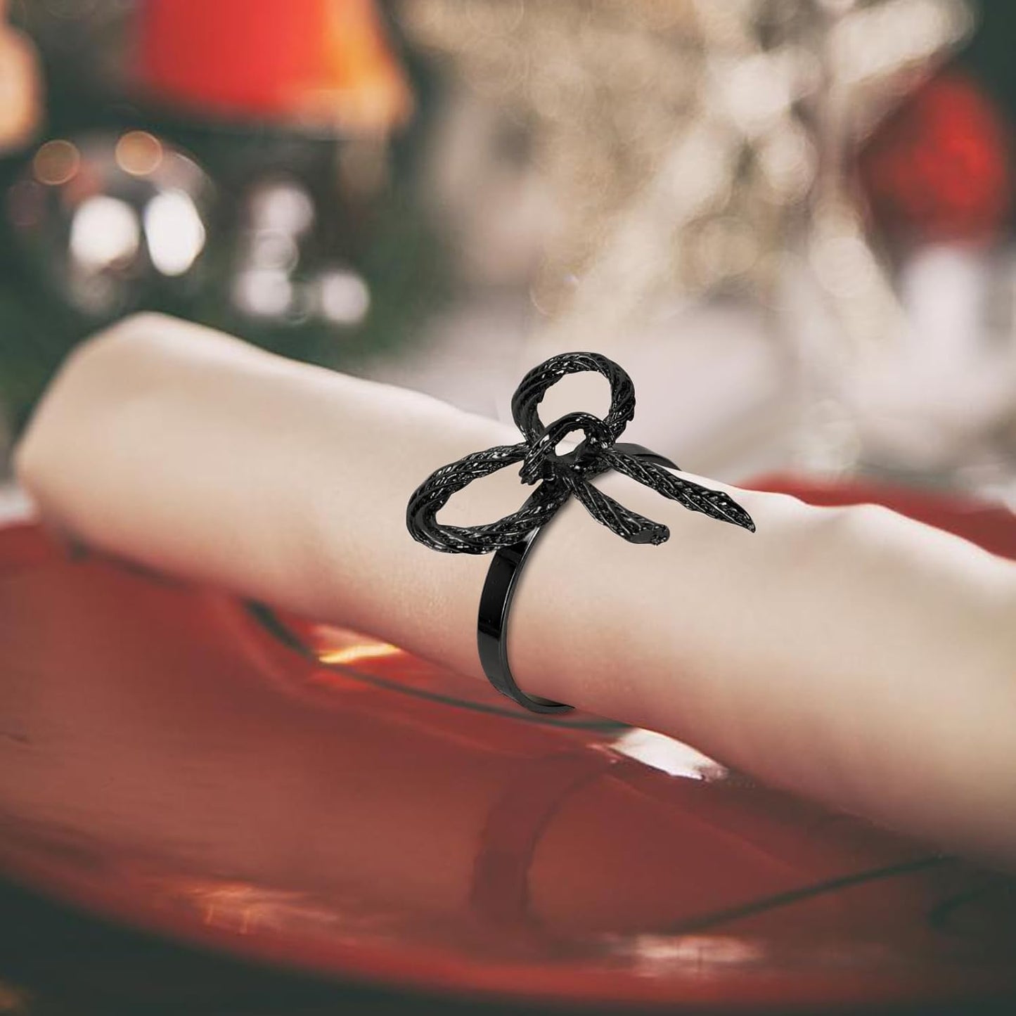 Pack of 6 Napkin Rings Alloy Hollow Out Flower Napkin Holder Dinning Table Napkin Ring for Dinner Parties Wedding Banquet Table Setting Family Gatherings Table Decor（Black，6）