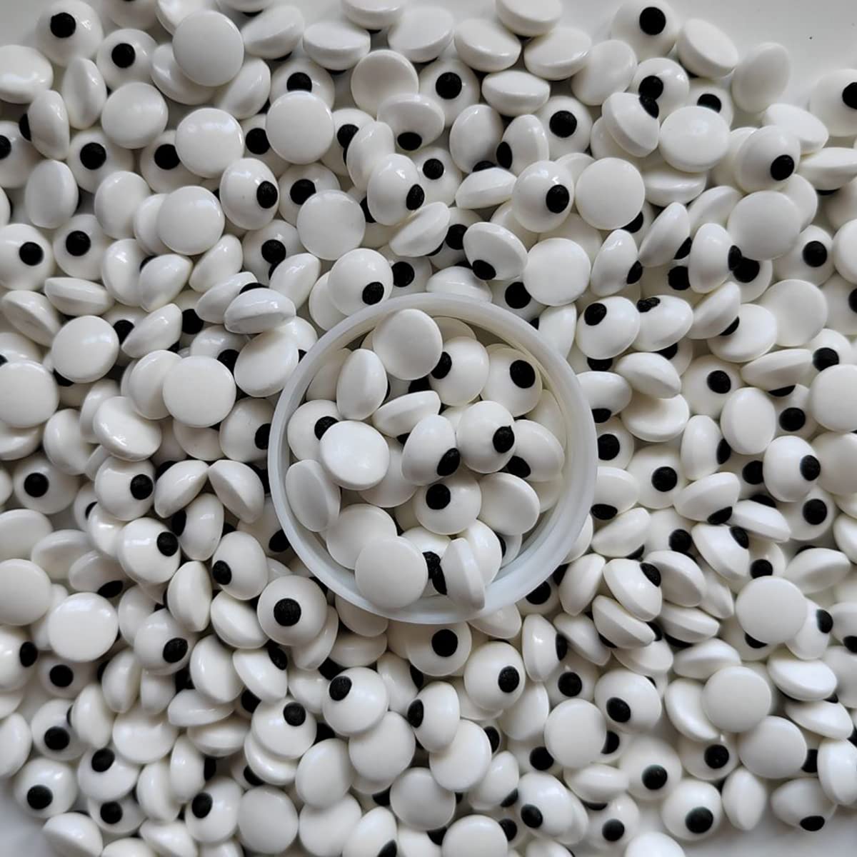 1 Bottle Candy Eyes Eyeballs - Cake Cupcake Toppers - Edible Baking Decorations for Cupcakes, Cakes, Cookies - Halloween, Christmas, Easter, and Edible Art Project Candy