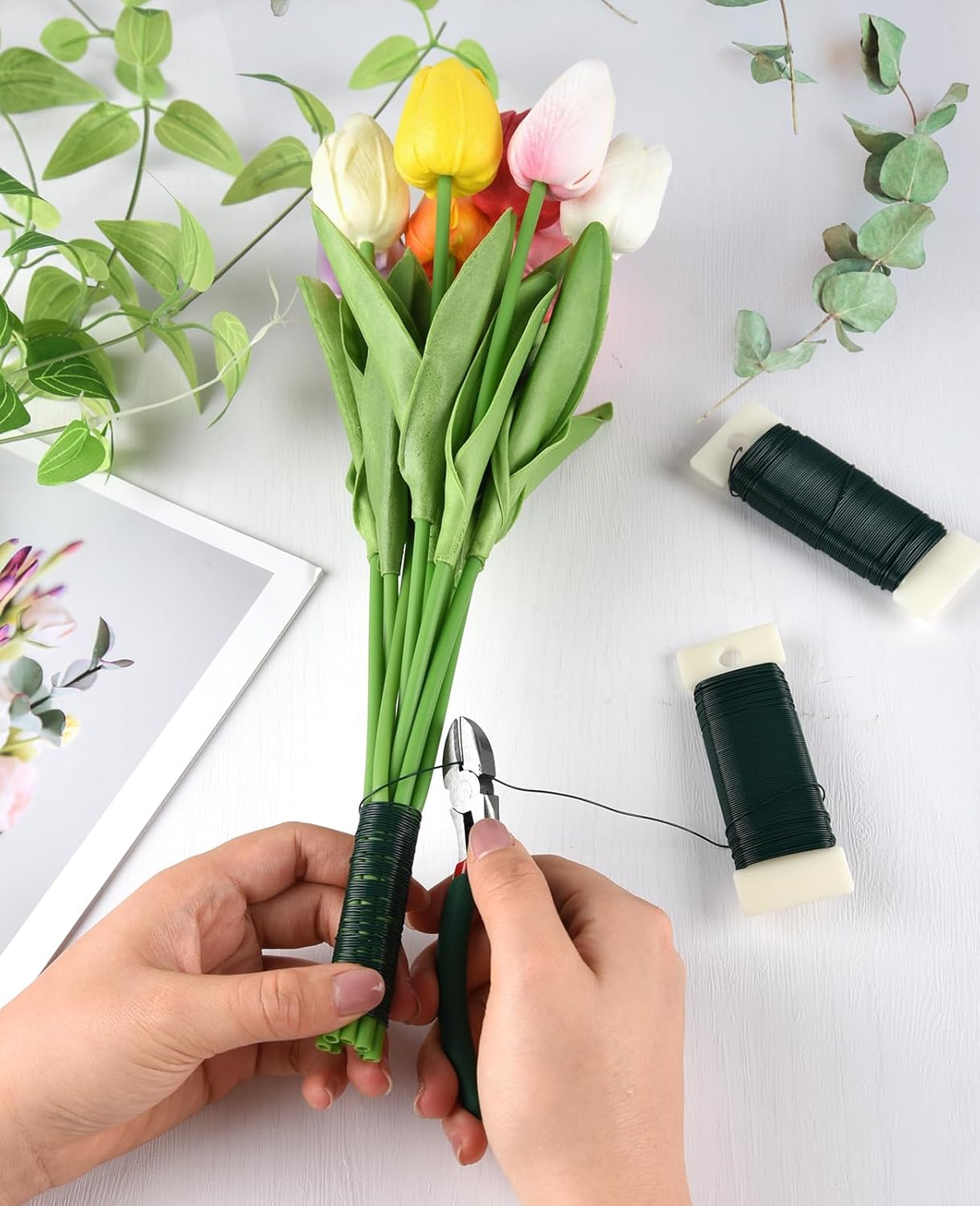 PLULON 4 Pack 122 Yards 22 Gauge Green Floral Wire with Wire Cutter, Ideal for Wreaths, Flower Arrangements, Gift Wrapping & DIY Crafts