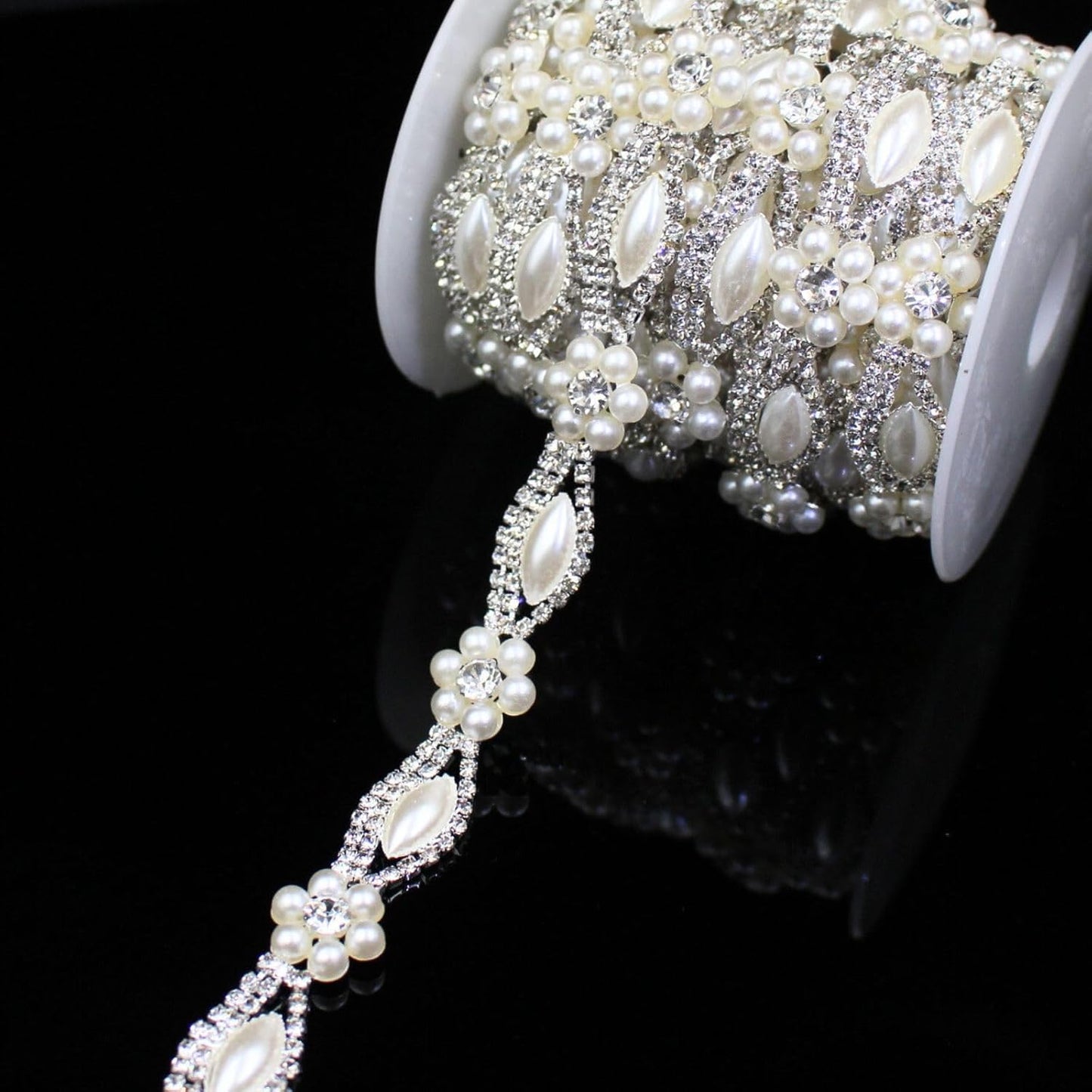 1 Yard Pearl Rhinestone Trim Chain Silver String Crystal Applique Fringe Ribbon Strips Beads Sewing Dress DIY Party Wedding Bouquet for Decoration Bridal Costume Embellishment