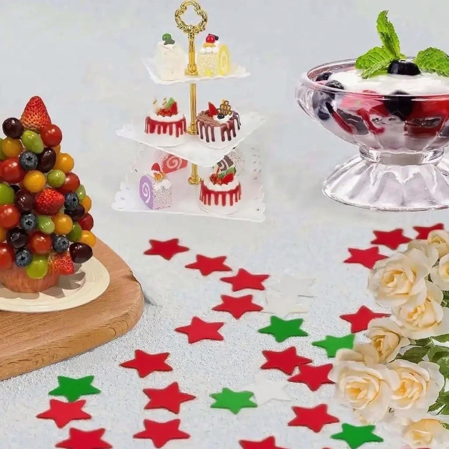 Red White Green Star Confetti 0.78inch/2cm 8000PCS Table Confetti for Christmas Party Birthday Decoration or Filled Balloons