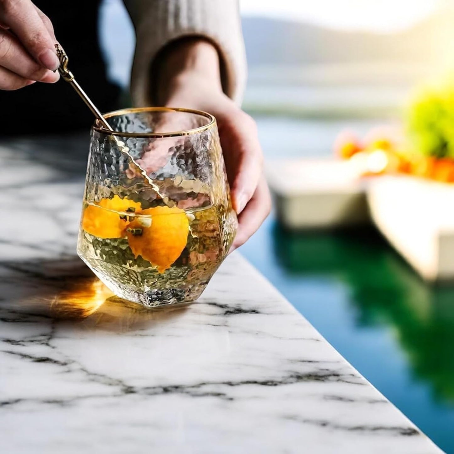 40 count Diamond Unbreakable Stemless Plastic Wine Champagne Whiskey Glasses Elegant Durable Disposable Indoor Outdoor Ideal for Home, Office, Bars, Wedding, 12 Ounce Cups (Hammered Gold Rim)