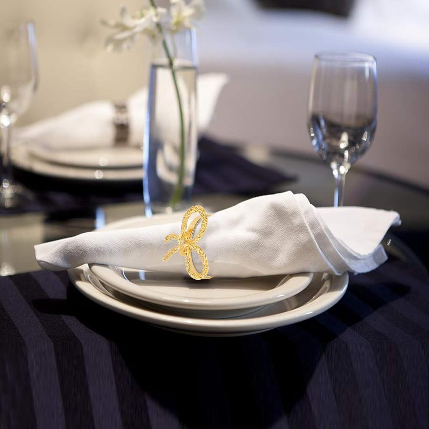 Pack of 6 Napkin Rings Alloy Hollow Out Flower Napkin Holder Dinning Table Napkin Ring for Dinner Parties Wedding Banquet Table Setting Family Gatherings Table Decor（Gold，6）