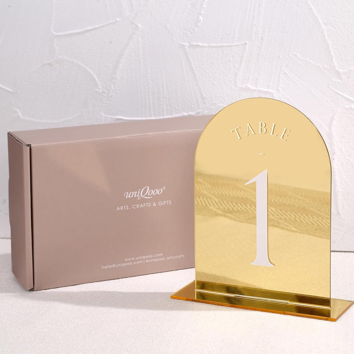 UNIQOOO Gold Mirror Arch Wedding Table Numbers with Stands 1-20, 5x7 Acrylic Display Signs and Holders, Pack of 20, Perfect for Centerpiece, Reception, Decoration, Party, Anniversary, Event