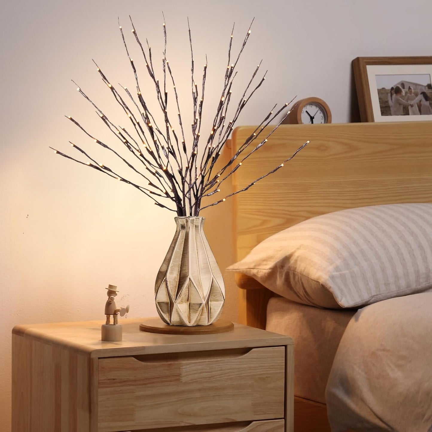 MENCH Branch Lights,6 Pcs Twig Light USB&Battery Powered 8 Flashing Modes by Remote Control.Branch Lights for Indoor, Light Up Decorations for Halloween Day and Christmas,Pure White