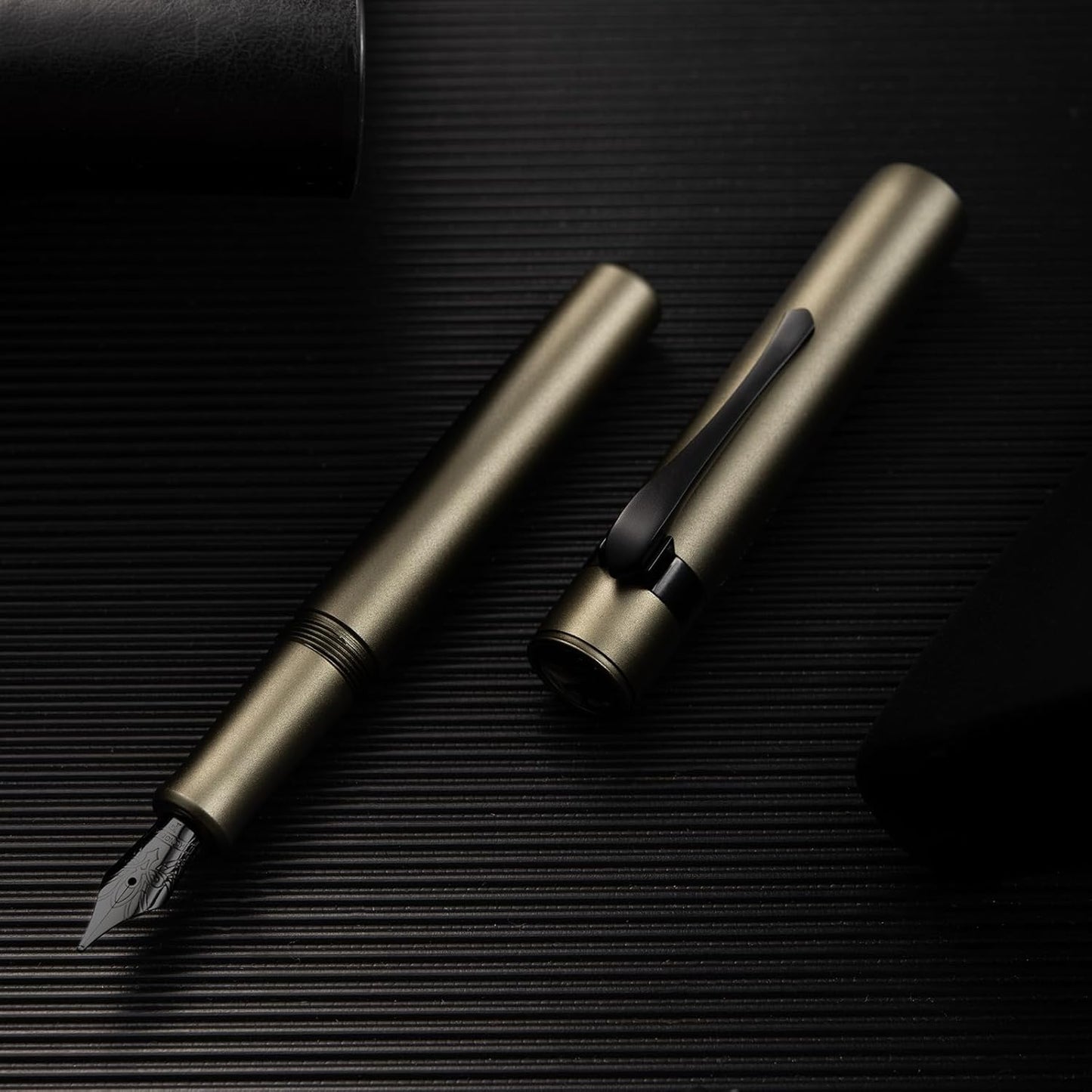 Hongdian M2 Black Forest Mini Fountain Pen, Fine Soft Nib & Sleek Shape Aluminium Short Pocket Travel Pen (Army Green)