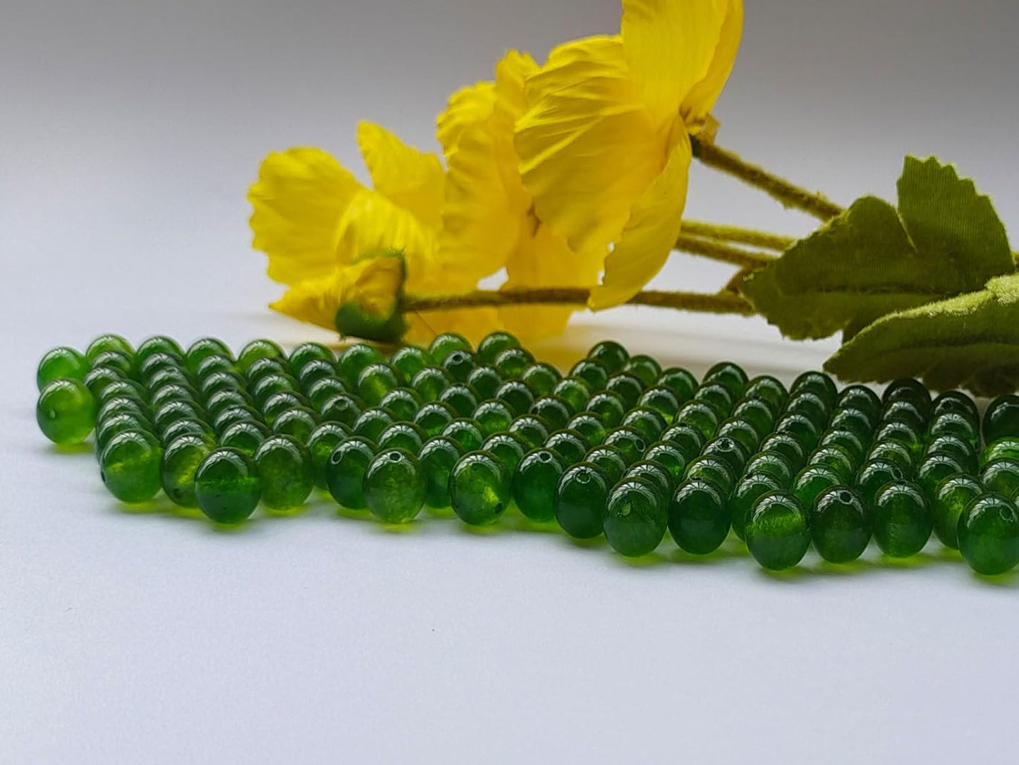 Stone Beads 8mm 100pcs Green Chalcedony Beads Round Loose Gemstones Beads for Bracelet Necklace Jewelry Making (8mm, 60834 Green Chalcedony)