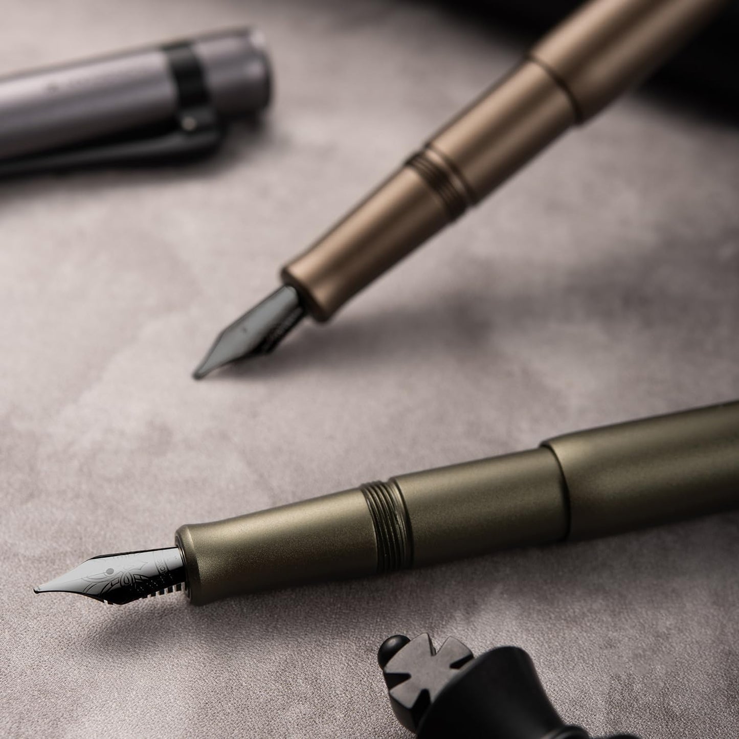 Hongdian M2 Black Forest Mini Fountain Pen, Fine Soft Nib & Sleek Shape Aluminium Short Pocket Travel Pen (Caramel Brown)