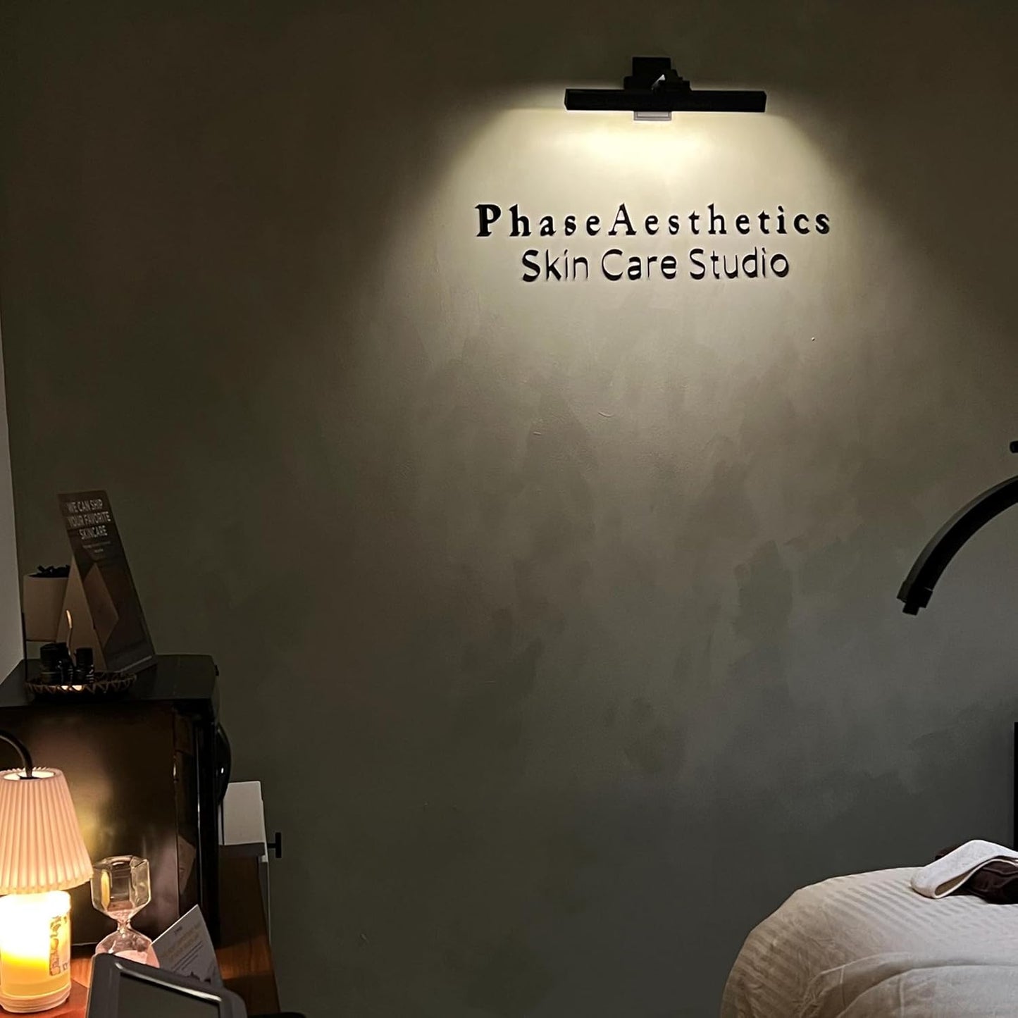 Personalized Acrylic Sign – Modern Logo for Reception Wall