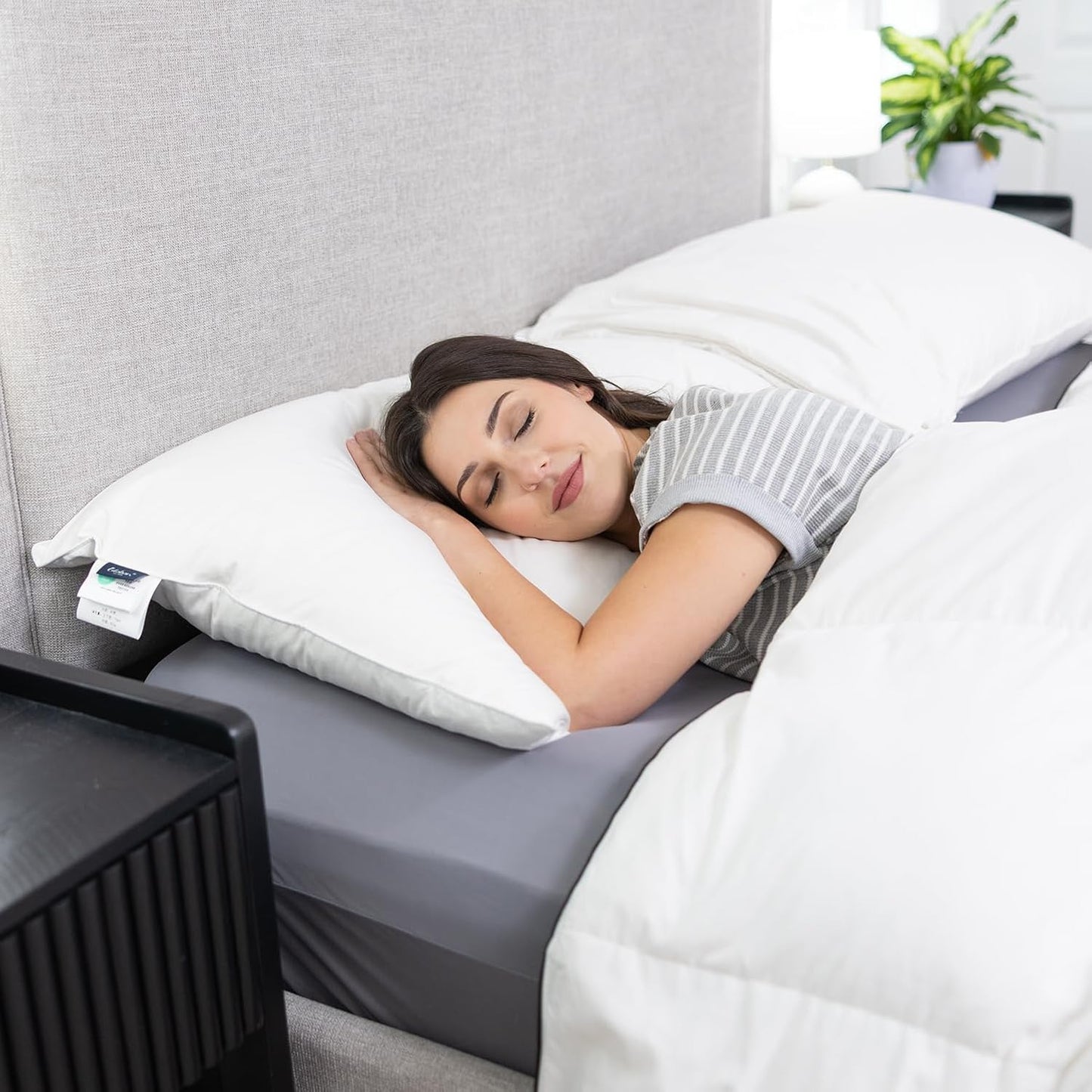 Globon Ultra Soft Down Pillow Queen Size Set of 2, All Down Filled Bed Pillow for Sleeping, 100% Cotton Shell 500 Thread Count, Soft Hotel Collection Down Feather Pillow 20" x 30"