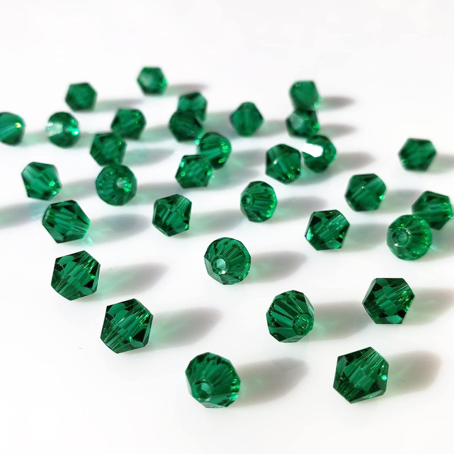 4mm Bicone 1800Pcs Green Crystal Glass Beads Small Faceted Bicone Shape Crystal Glass Spacer Beads for Bracelet Necklace Decorative Hand Jewelry Making (Green, 4MM)