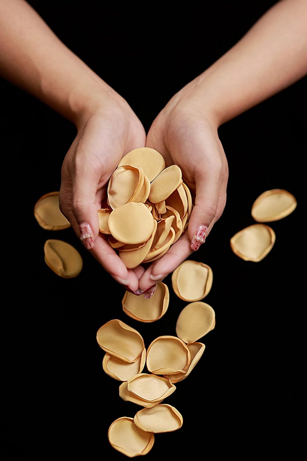 TINGE TIME Silk Rose Petals Flower Petals for Wedding Flower Girl Basket Aisle Scatter Dinner Table Centerpieces Party Confetti Bridal Shower Romantic Night Decoration (Champagne)