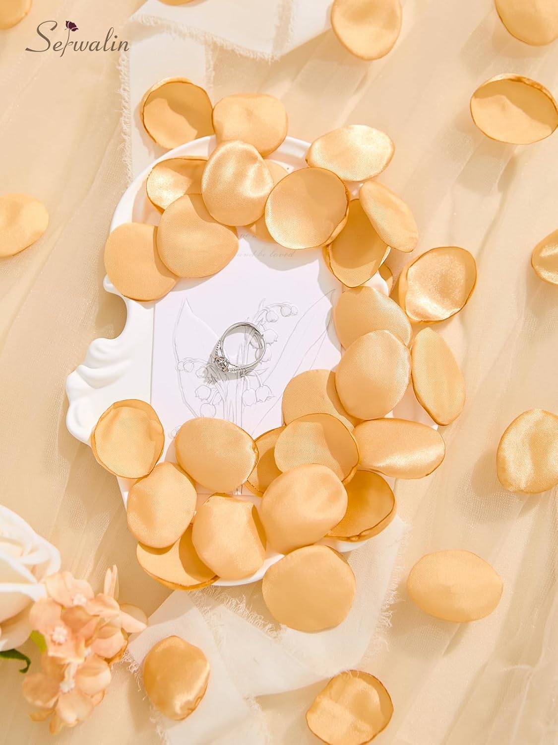 Serwalin 300Pcs Silk Rose Petals Fake Flower Petals Champagne Gold Artificial Rose Petals for Weddings Proposal Flower Girl Petals Aisle Flower Girl Basket Runner Bridal Shower Table Decor