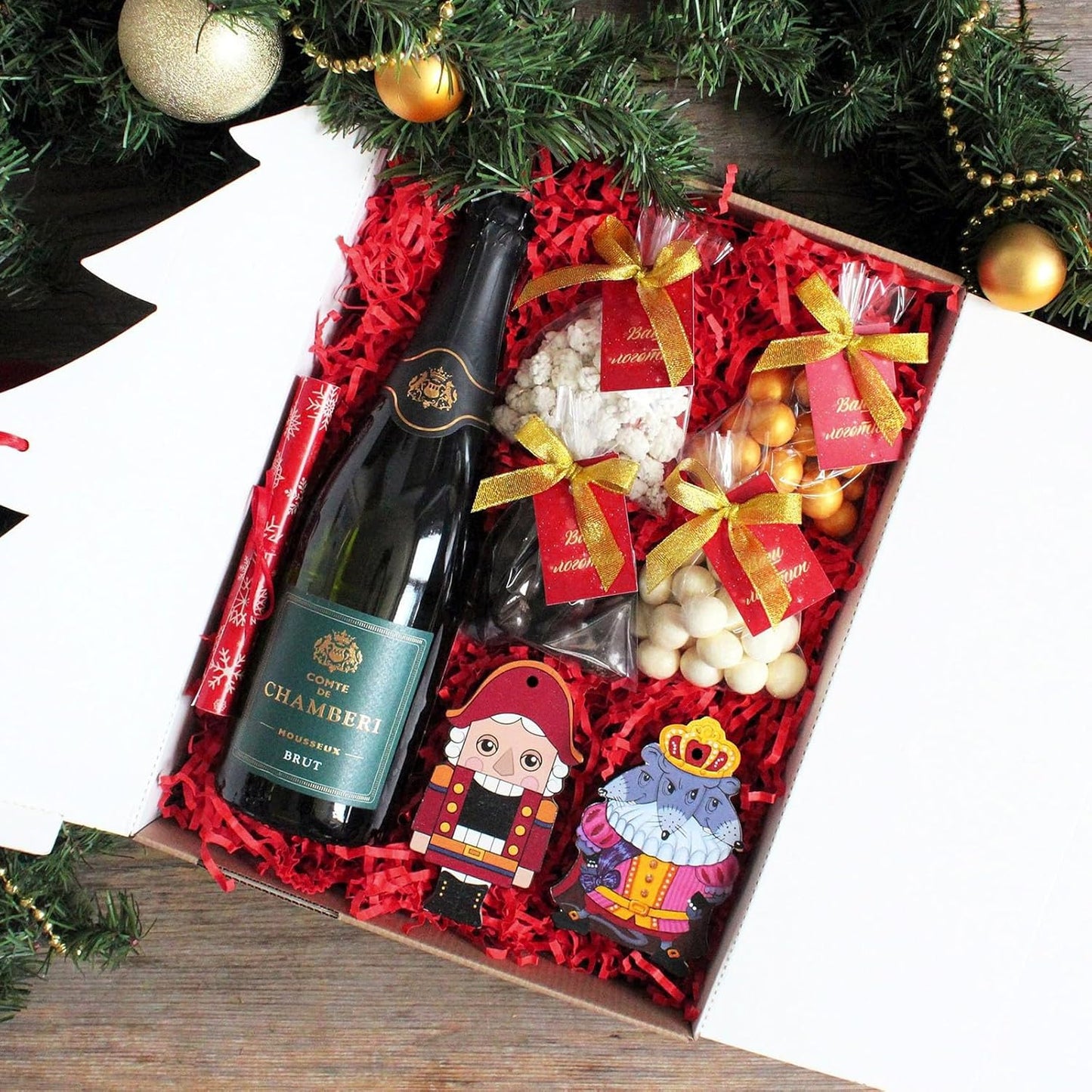 Zankubom 1 LB Red Crinkle Cut Paper Shred Filler Great for Gift Wrapping, Red Basket Fillers, Birthday, Halloween Thanksgiving Christmas Wedding Party Decor Filling Supplies