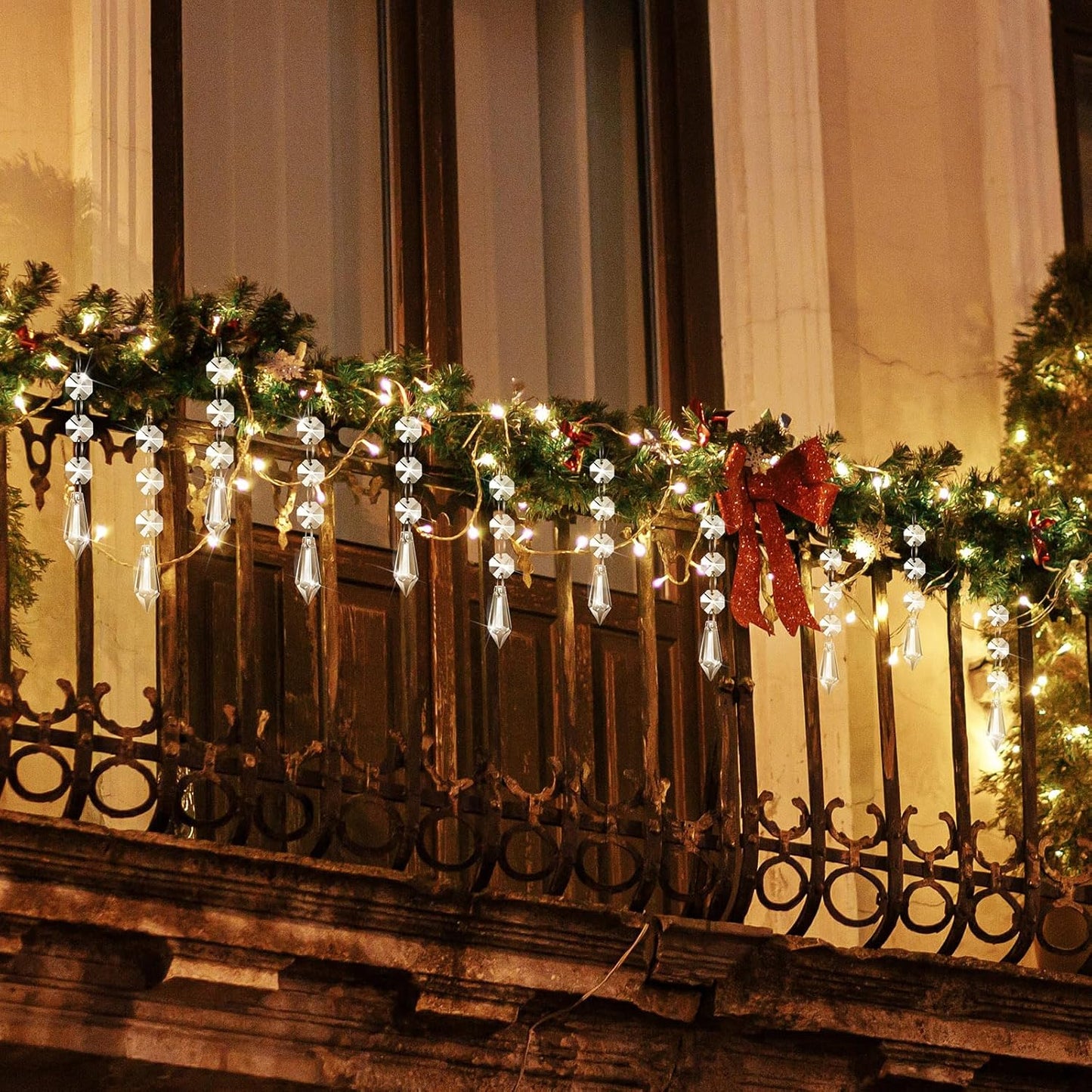 Nuenen 100 Pcs Hanging Crystals for Centerpieces Acrylic Chandelier Garland Beads Strands Prism Decorations Clear Teardrop Chandelier Crystals Pendant Wedding Home Garden Outdoor Ornaments(Icicle)