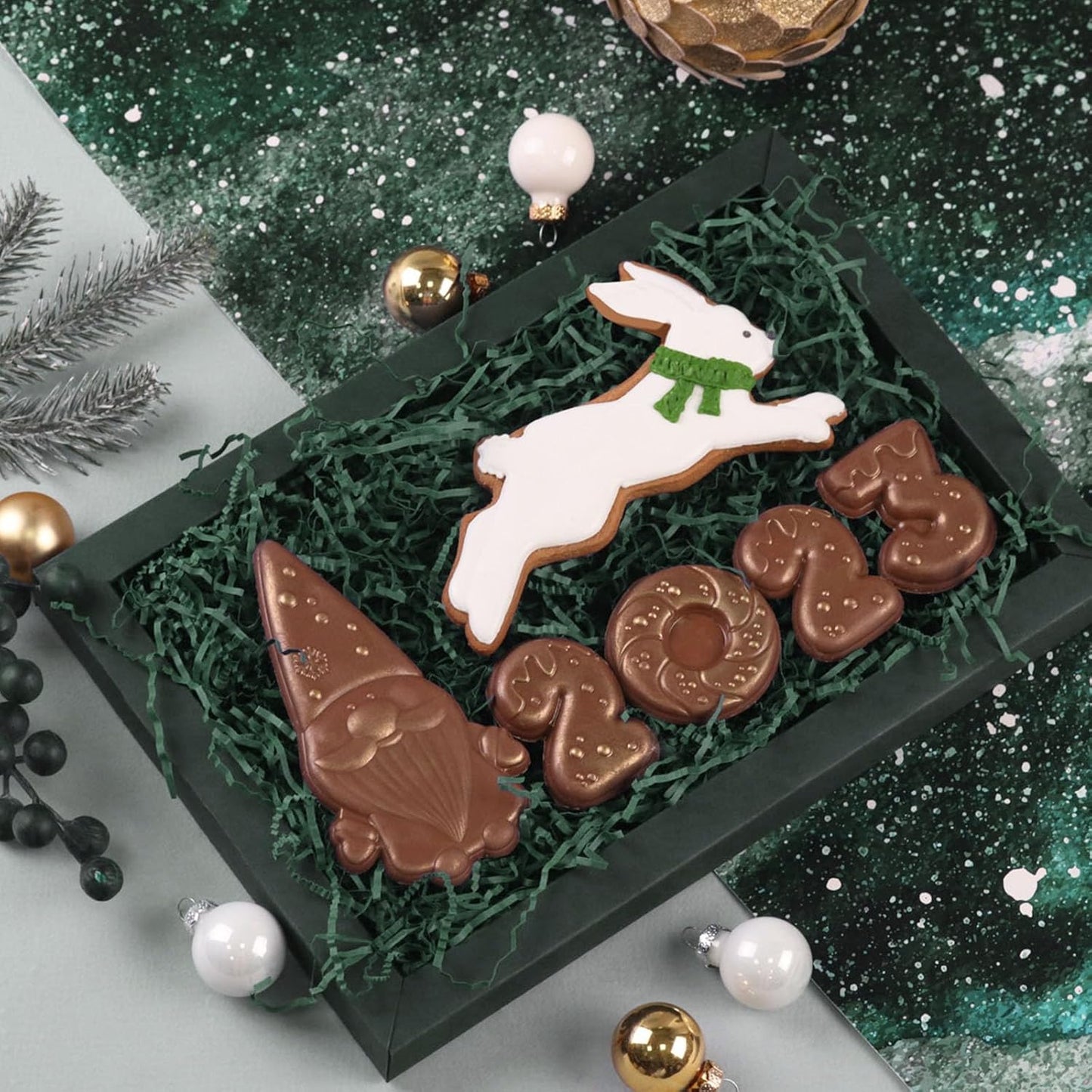 Zankubom 1 LB Dark Green Crinkle Cut Paper Shred Filler Great for Gift Wrapping, Basket Fillers, Birthday, Gift Wrapping, Anniversary, Halloween Thanksgiving Christmas Party Decor Filling Supplies