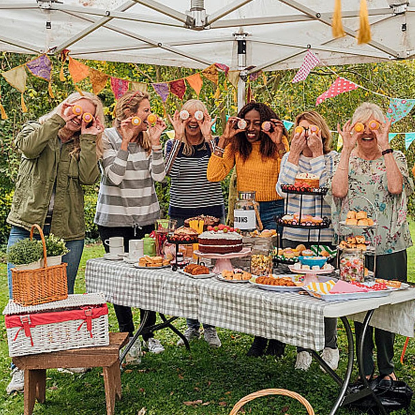 1500 Pcs Autumn Fall Table Confetti, Maple Leaf Decor Harvest Thanksgiving Table Scatters Glitter Party Decorations