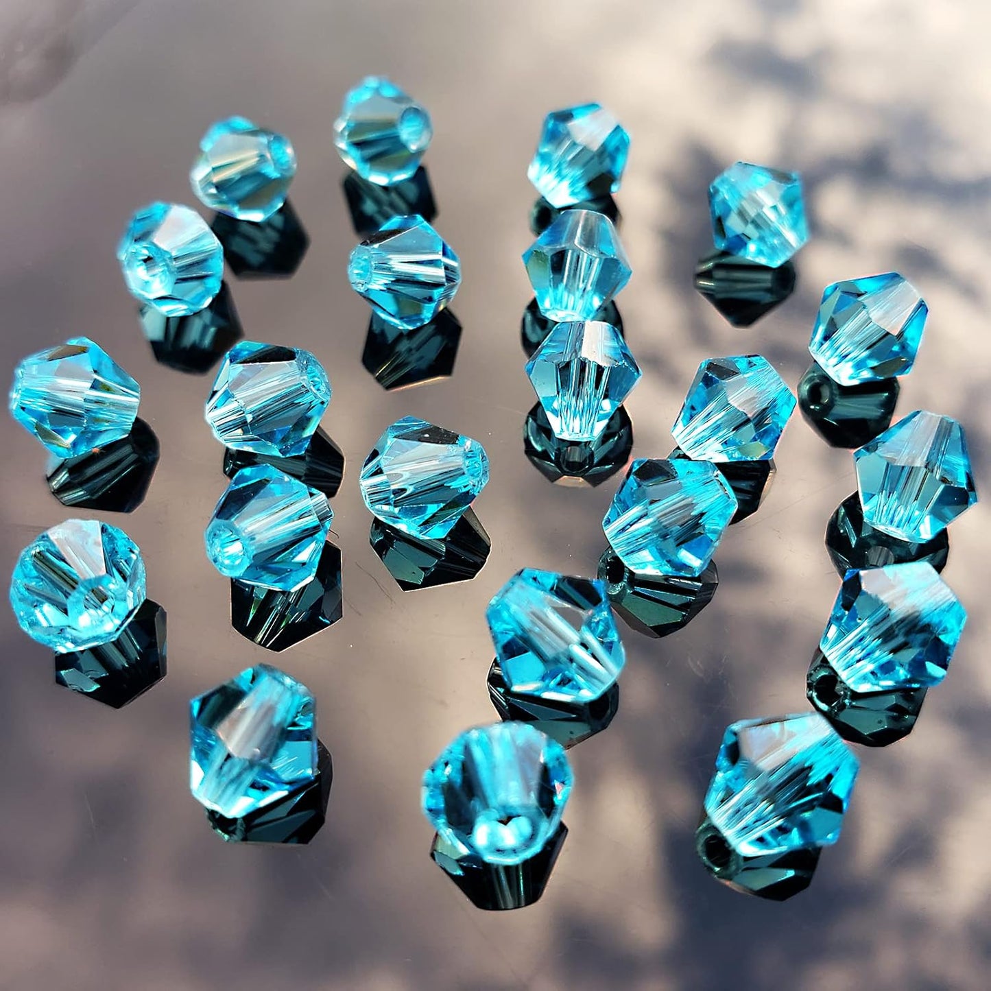 6mm Bicone 450Pcs Aquamarine Crystal Glass Beads Faceted Bicone Shape Crystal Glass Spacer Beads for Bracelet Necklace Decorative Hand Jewelry Making (Aquamarine, 6MM)