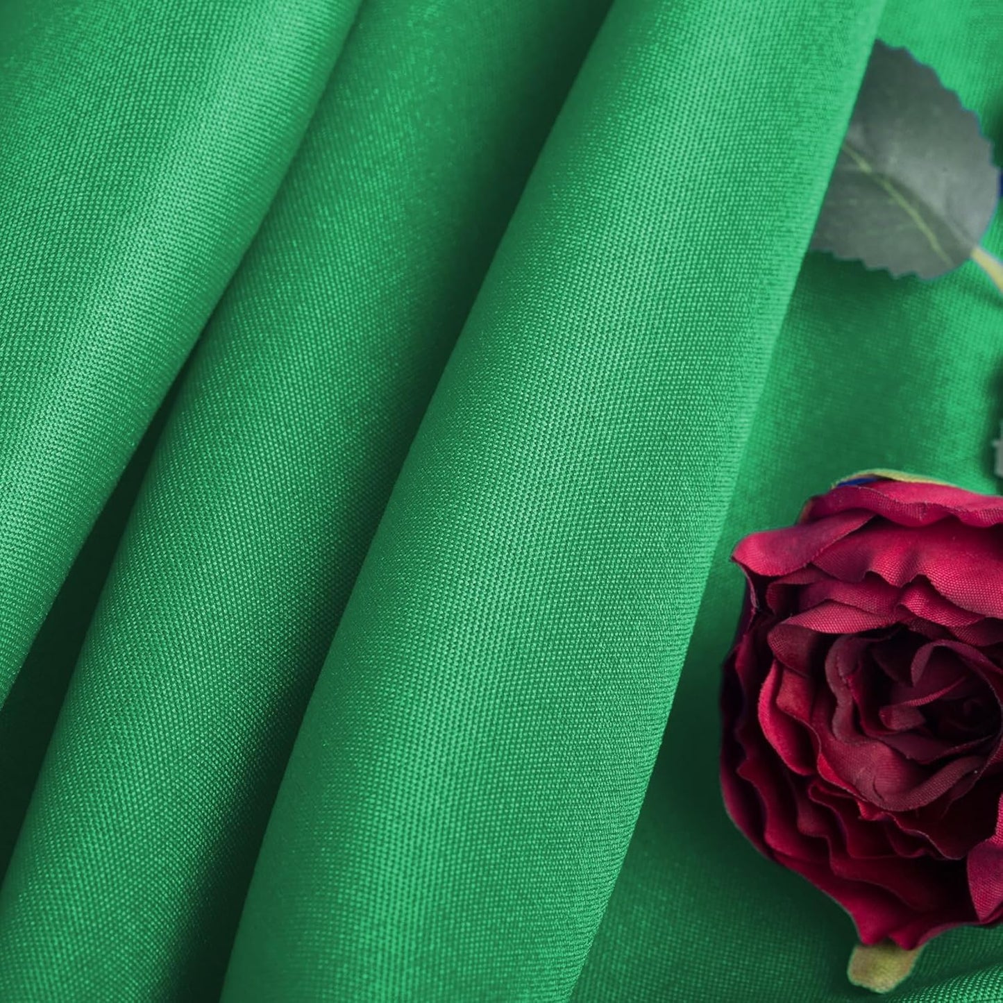 Ascoza 2pack 70 Inch Emerald Round Tablecloth in Washable Polyester Fabric for Wedding/Banquet/Restaurant/Parties