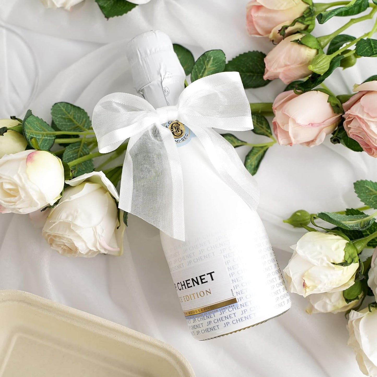 AIMUDI White Bows for Wedding Decor 4" Premade White Christmas Tree Bows Pre Tied White Bows for Crafts Small White Gift Bows Organza Fabric Bows for Treat Bags, Gift Wrapping, Baby Shower -12 Counts