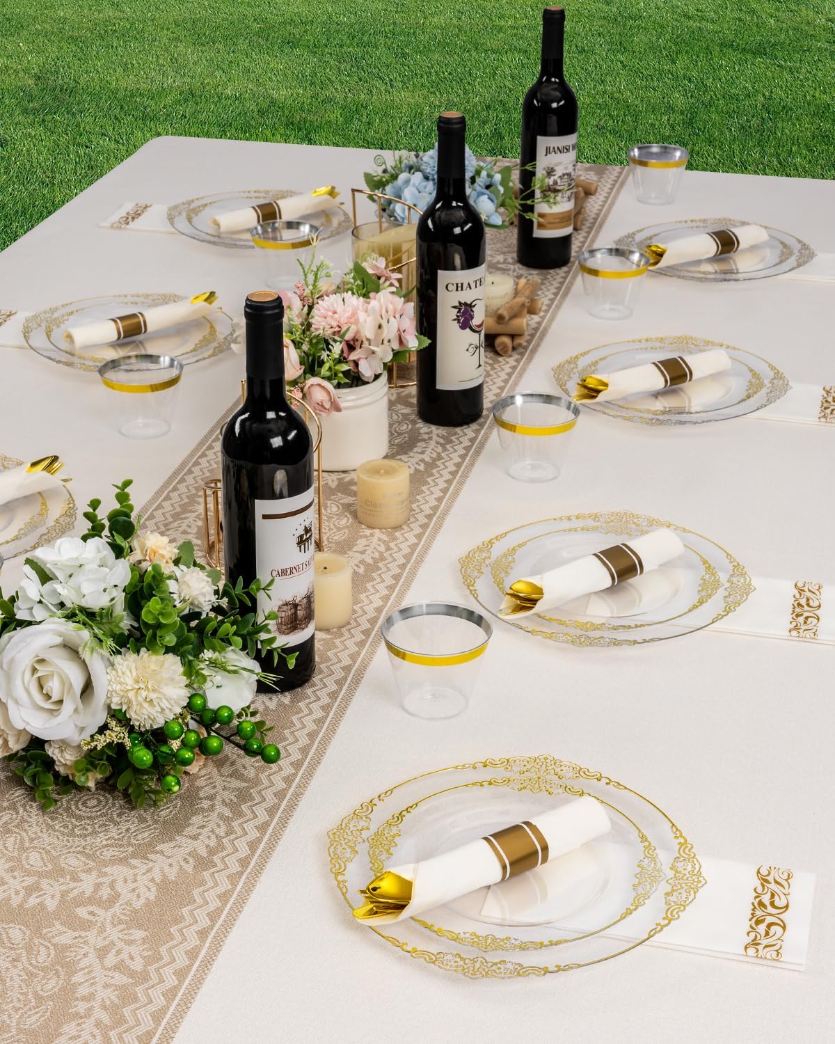 Goodluck 350 Piece Clear Gold Plastic Dinnerware Set for 50 Guests, Fancy Disposable Plates, Include: 100 Gold Rim Plastic Plates, 150 Silverwares, 50 Pre Rolled Napkins, 50 Cups for Party, Wedding