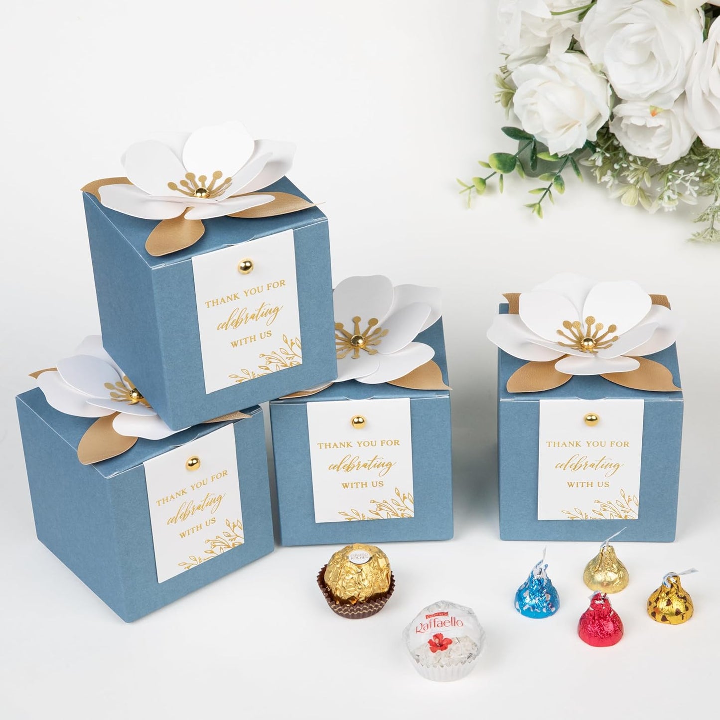 FEIYI 20 PCS Dusty Blue Gift Boxes, 3 In 1 Favor Boxes with Floral Decor, White Thank You Tags Cupcake Containers Gift wrapping for Wedding, Baby Shower, Birthday, Decorations Party - 3.55x3.55x3.55