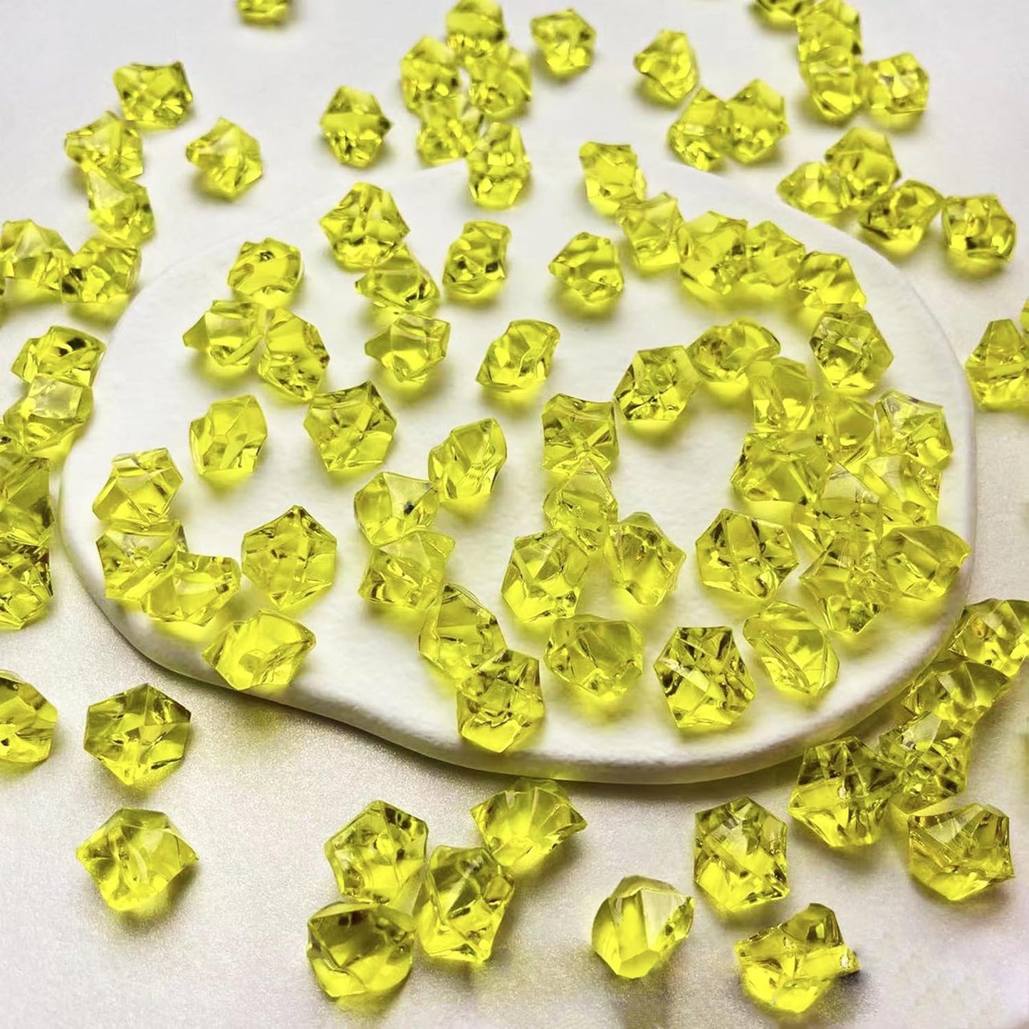 Fake Ice Cubes Fake Ice Rocks 1000PCS Acrylic Gems Gold Fake Crushed Ice Cubes Vase Fillers Centerpiece for Photography Accessories Props Decoration for Wedding Vase Fillers Party Table Scatter