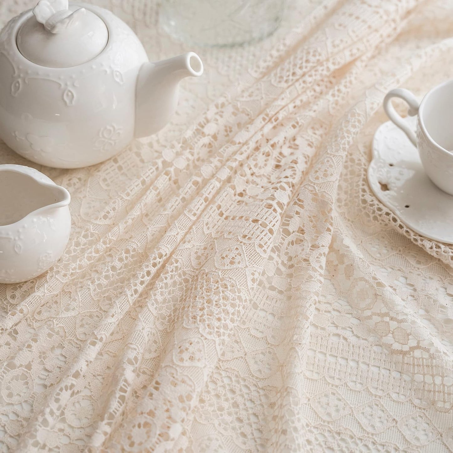 Beige Round Lace Tablecloths with Tassels, Washable Crochet Vintage Cotton Table Cover for Kitchen Dinner Wedding Party Banquet Décor, 59inch