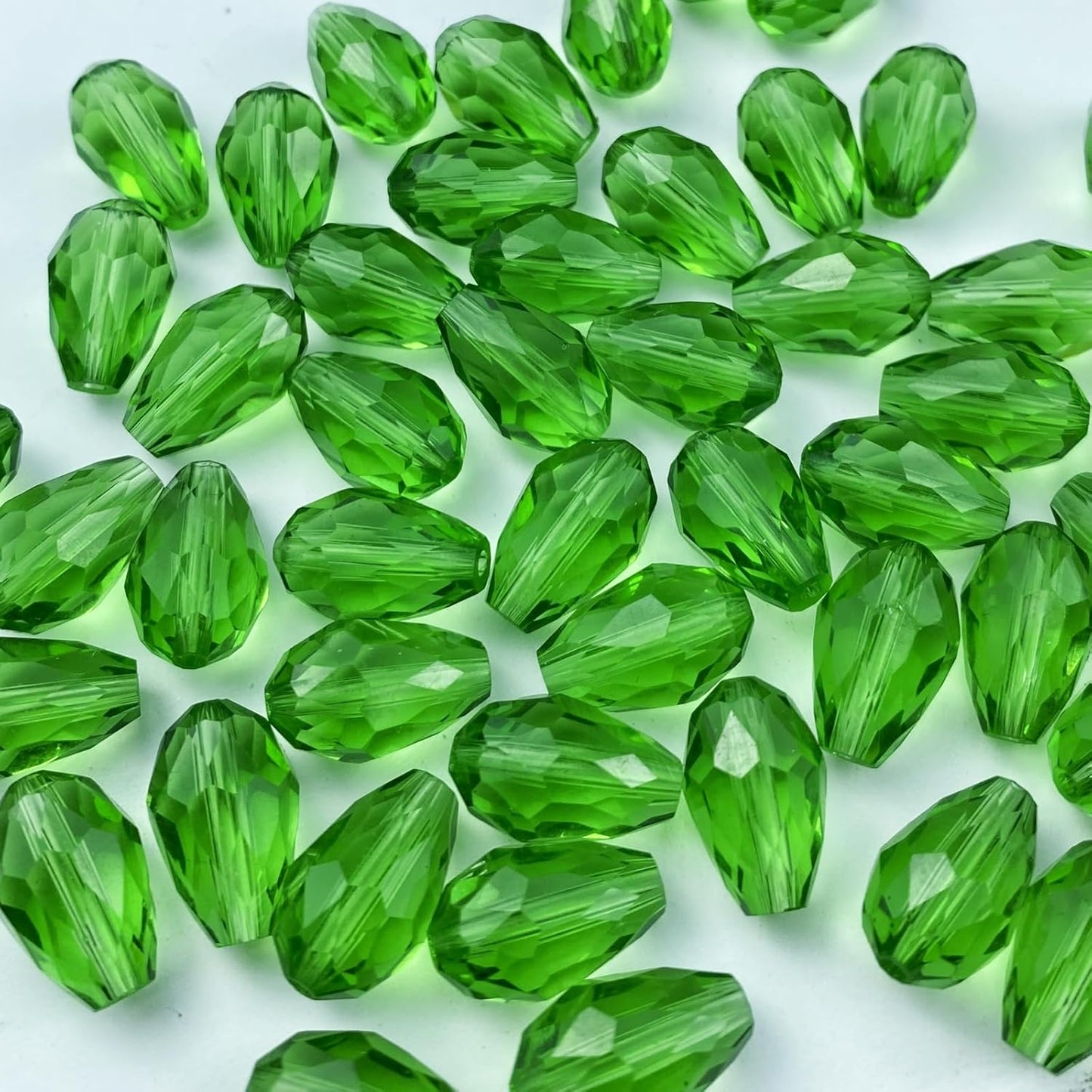 100pcs 8x12mm Teardrop Crystal Glass Beads Vertical Hole Faceted Glass Teardrop Spacer Beads for Bracelets Necklace Earring DIY Jewelry Making Craft(Green)