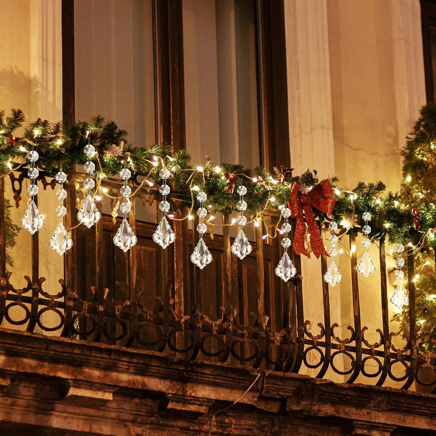 Nuenen 100 Pcs Hanging Crystals for Centerpieces Acrylic Chandelier Garland Beads Strands Prism Decorations Clear Teardrop Chandelier Crystals Pendant Wedding Home Garden Outdoor Ornaments(Maple Leaf)