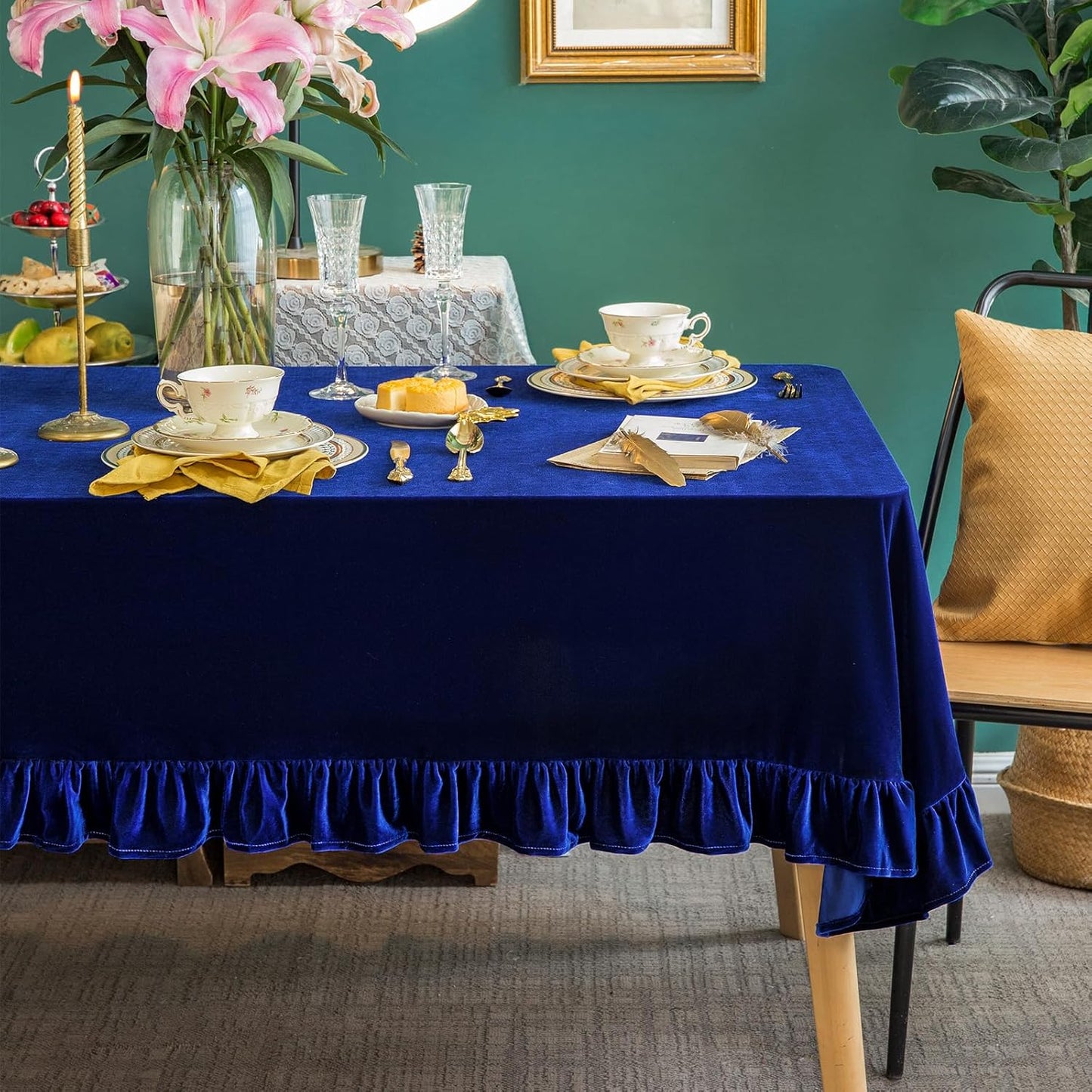 Velvet Tablecloth Luxurious Solid Rectangle Table Cloth,Oblong Retro Farmhouse Ruffle Tablecloths Washable Table Cover for Party Wedding Baby Shower Kitchen Dinning Tabletop Decoration