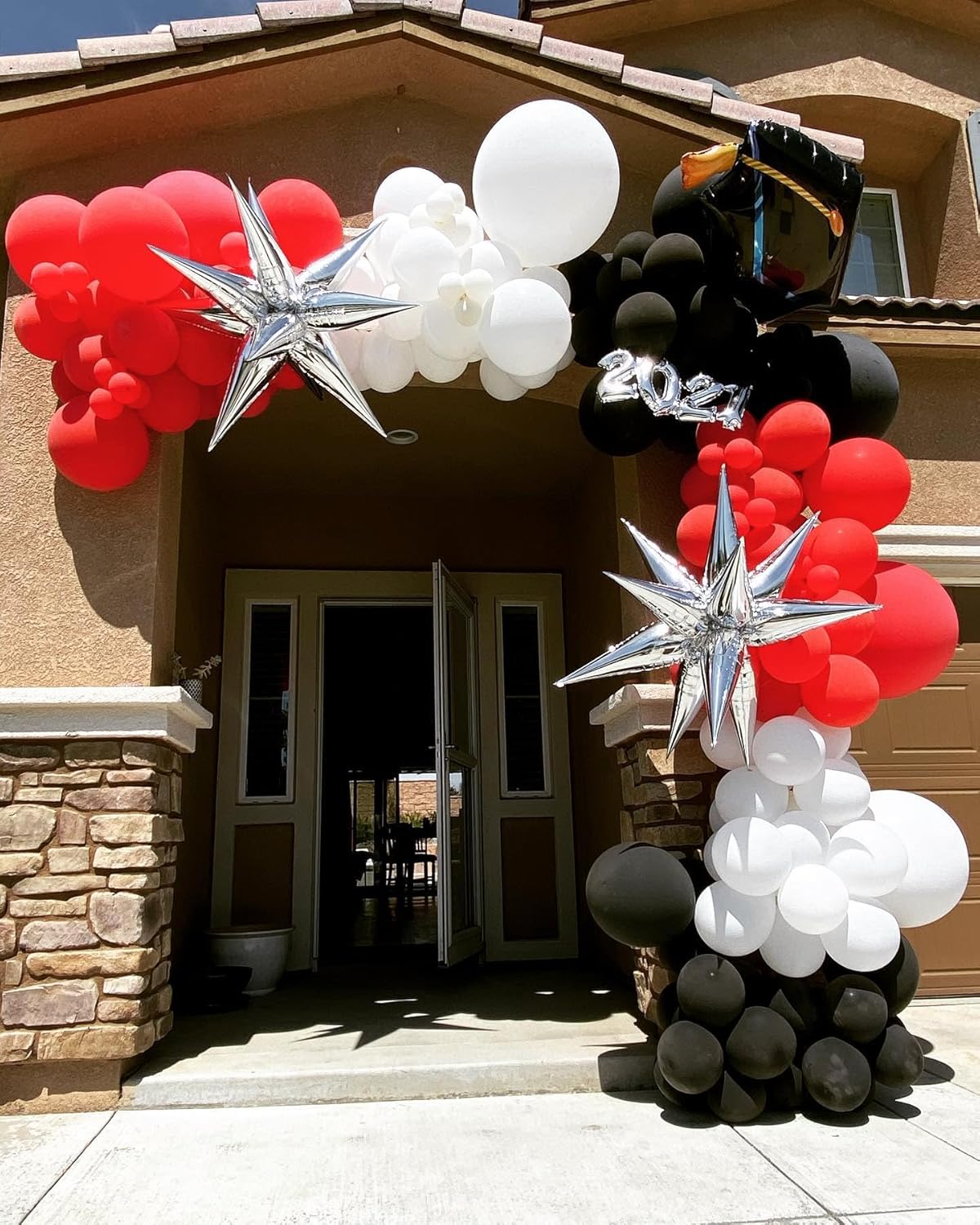 Red White Black Balloons Arch Kit, 124pcs Black White Red Confetti Balloons with 16ft Tape Strip & Dot Glue for Graduation Birthday Baby Shower Wedding Party Decorations