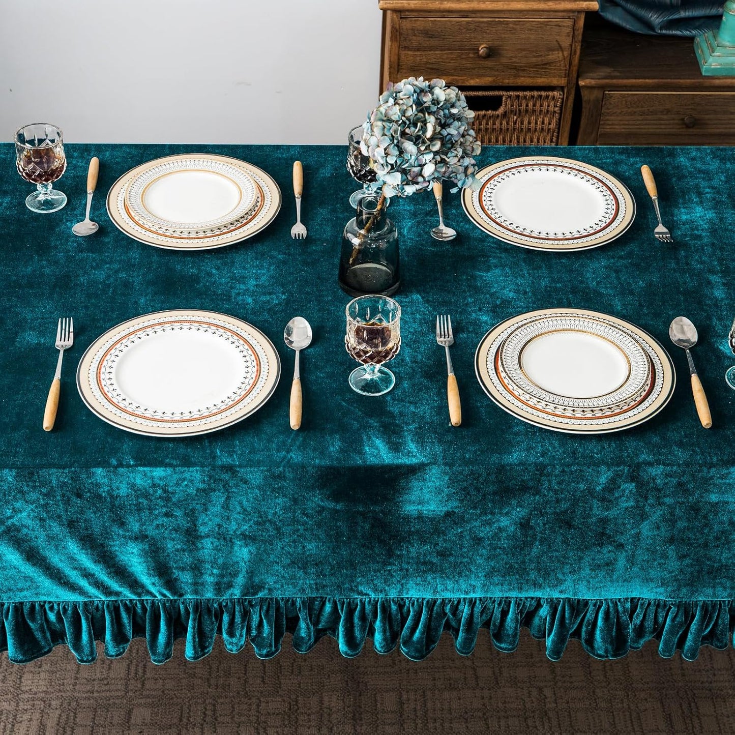 Velvet Tablecloth Luxurious Solid Rectangle Table Cloth,Oblong Retro Farmhouse Ruffle Tablecloths Washable Table Cover for Party Wedding Baby Shower Kitchen Dinning Tabletop Decoration