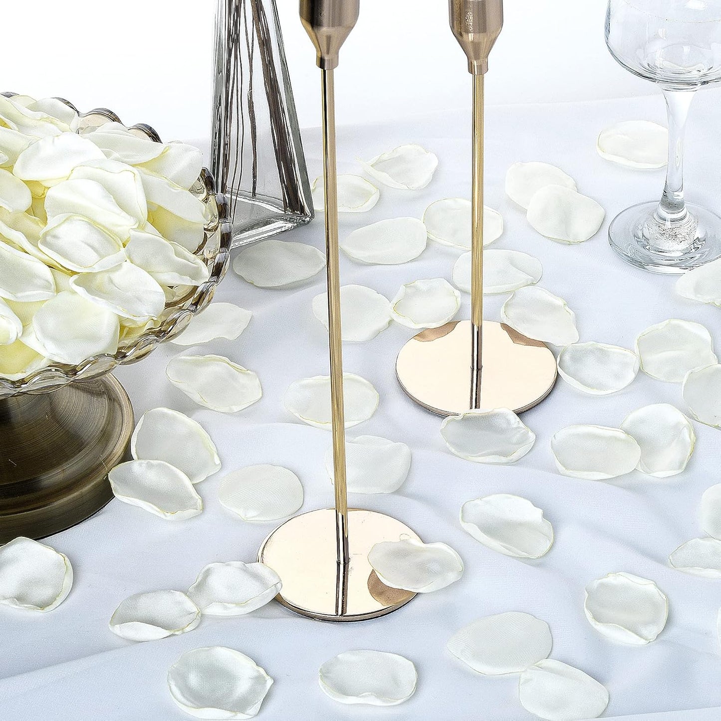 Artificial Ivory White Rose Petals 300pcs Reusable Silk Rose Petals Separated Flower Petals for Wedding Flower Girl Basket Anniversary Party Dinner Table Decoration